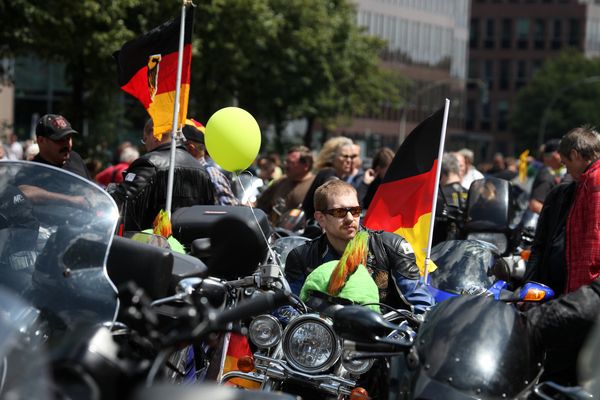 HarleyHH2011   110.jpg - Hamburger Harley Days 2011, Harley Davidson, MOGO, Parade, Motorradgottesdienst,